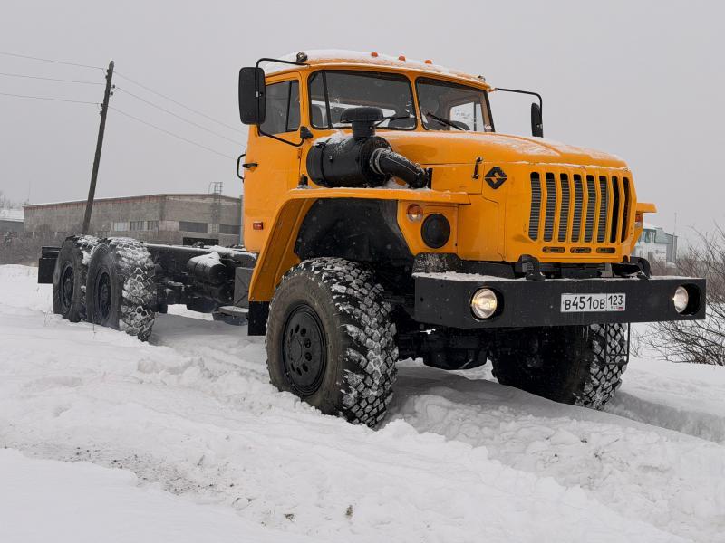 Продам: УРАЛ 4320 длиннобазовое шасси 6×6 2014 г